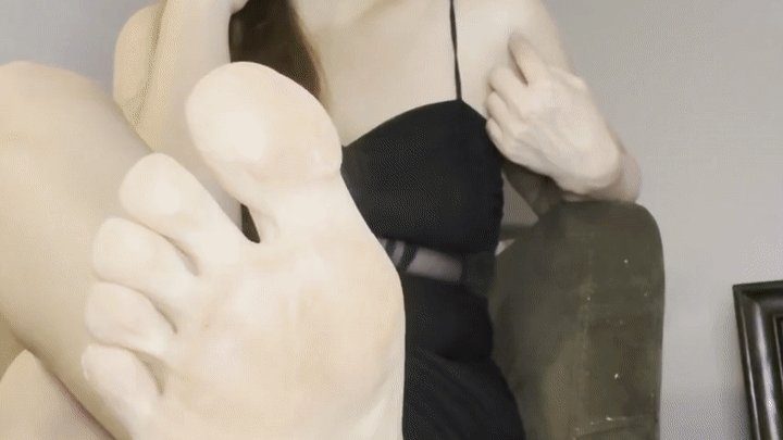 Goddess Alya Reign - Foot JOI