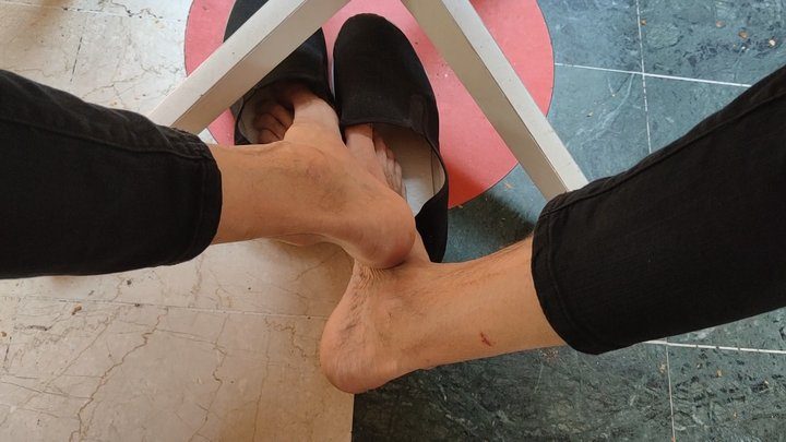 Salvatrix Crucifix - Showing my feet and soles in public, dangling and dipping my summer shoes