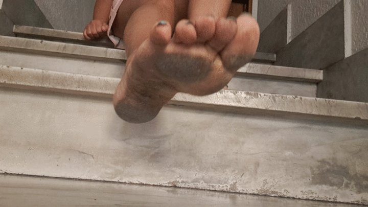 Kinky Grace - ENTHRALLED BY THOSE EXTREME DIRTY FEET