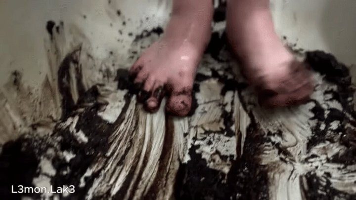 L3mon Lak3 - my dirty feet