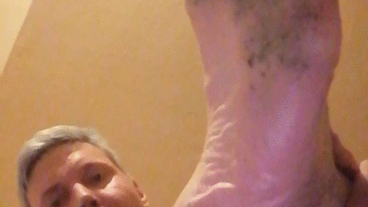 Hendriks Feet - Dirty feet of mine, kneel down on the floor while looking at my dirty foot