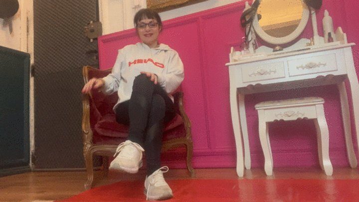 Lily Dupont - MISTRESS LILY DUPONT : POV LICK MY FEET AFTER GYM