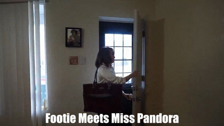 Adventures Of A Kinky Cougar - Footie Meets Pandora (720p)