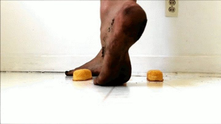 Mistress Bianca's Fetish Addicts - Dirty Twinkie Crush!
