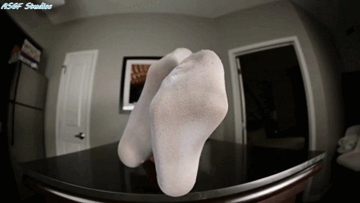 Amateur Soles Giantess And Footjobs - SMD dirty dingy socks - MP4