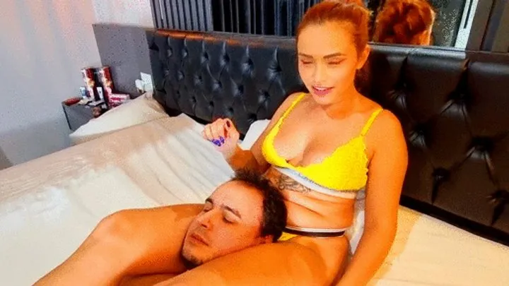 Evil Brazilian Girls - Taming Titans: Manu's Martial Mastery Unleashed in a Leg-Lock Showdown! - FULL HD