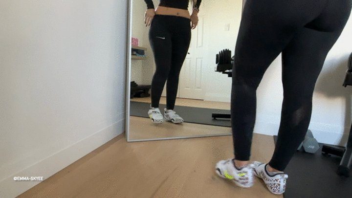 Emma Skyee - Sweaty feet sock play JOI