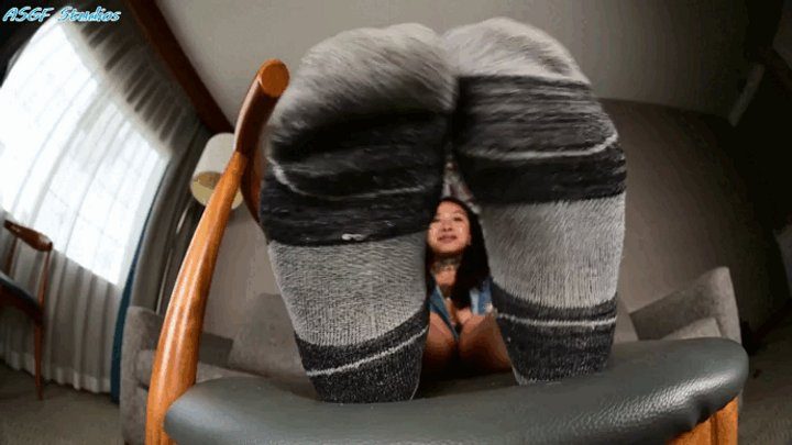 Amateur Soles Giantess And Footjobs - Honey Bear sock strip - MP4