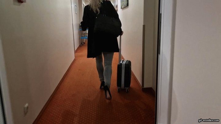 Helenas Feet High Heels Tights Legs - Departure from Hamburg with dirty nylon foot soles wmv 1280 x 720