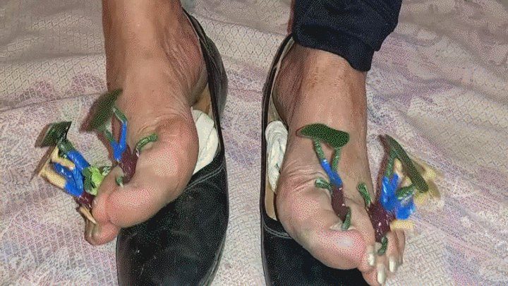 Appetizing Crumpet - Little dirty feet fans MP4