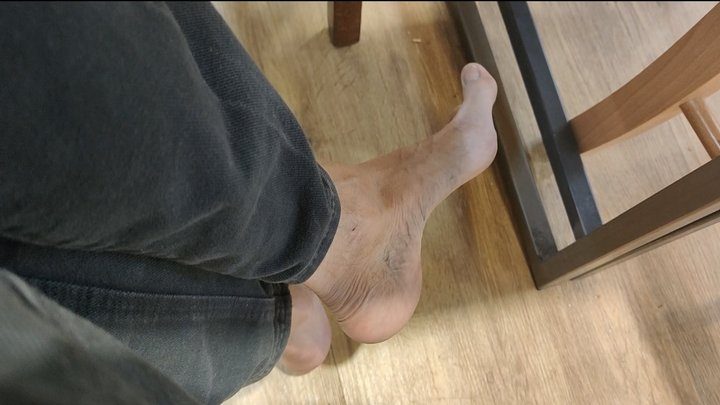 Salvatrix Crucifix - Shoeplay, dipping and foot fetish at the mall