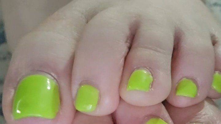 Melissa's Amateur Bbw Sex - Super close soles and toe wiggles with fat pussy peeking under my dress