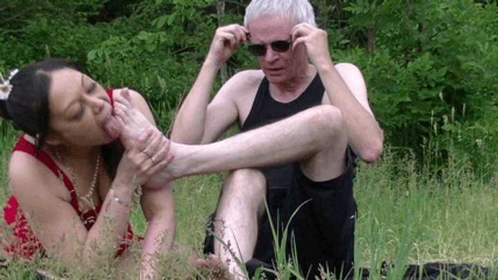 My Masters Feet - Foot lick in the fields (mp4)