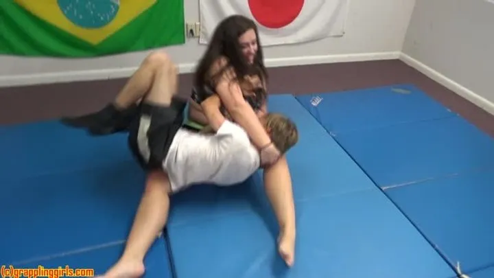 Grappling Girls In Action - GGWeightDifference58