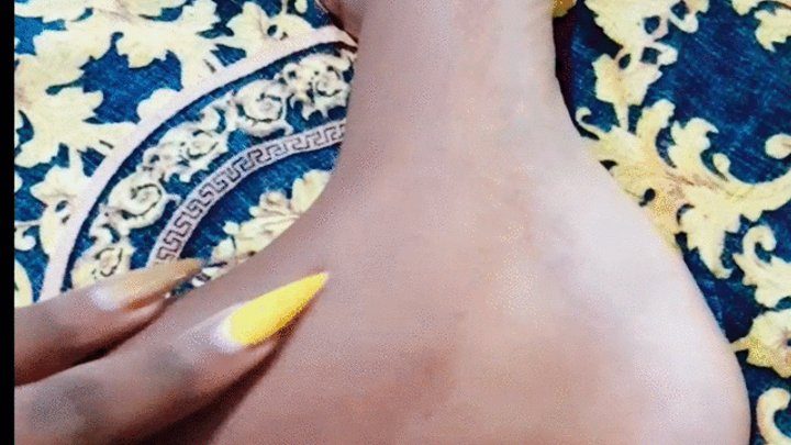 Sugar98 - Do you like it when I oil my feet daddy?