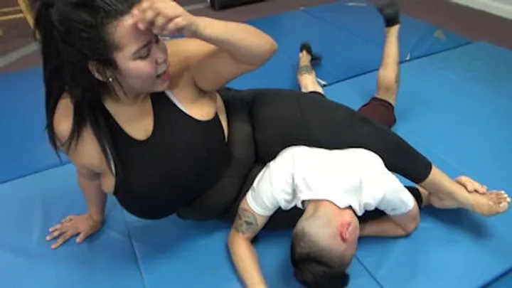 Grappling Girls In Action - GGWeightDifference59