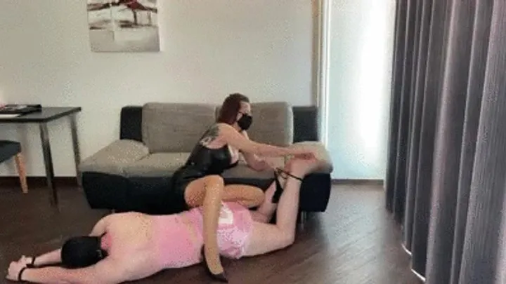 Lady Stefanie - Kitzelfolter 16 - GERMAN