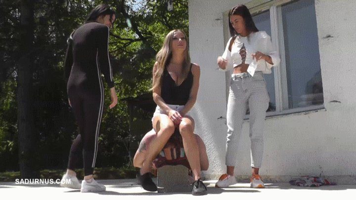Sadurnus New Moon - Three mistresses under the bottom on the terrace
