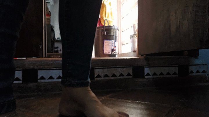 Foot Fetish Paradise - Milah Arches Lick my dirty feet 3