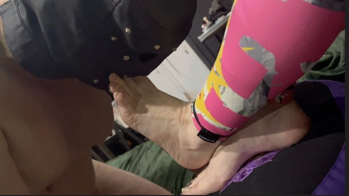 Mistress Tirza Nl - this is the end of this session worshipping feet and relax time feet joi