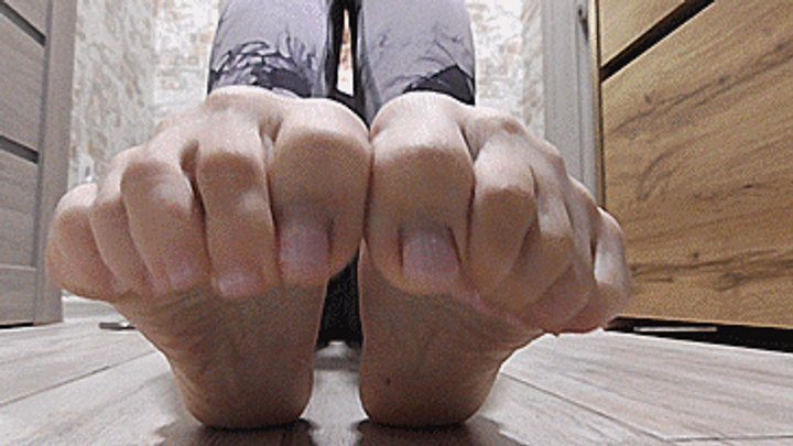 Blondy999 - My FEET massage! MP4