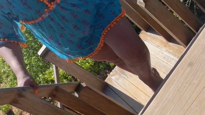 Foot Fetish Paradise - Balbina sexy heels teasing and tapping on Kiara mules