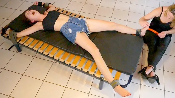 Tickle Frenchtickling  Store - VERONIQUE'S TICKLES ARE DEFINITELY UNBEARABLE FOR PAIGE - HD WMV