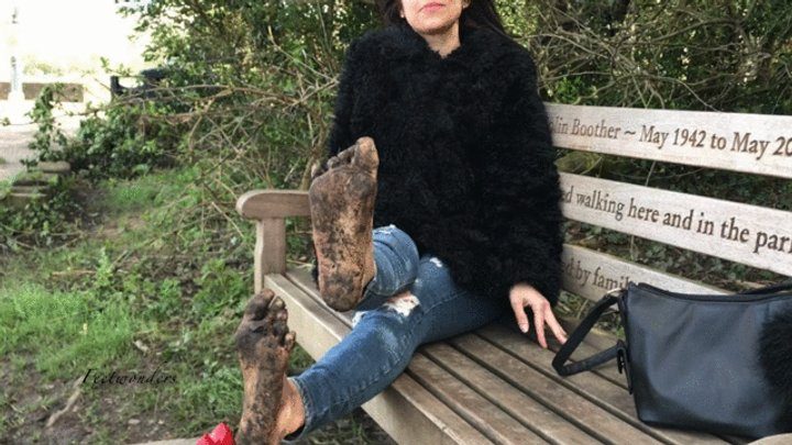 Feetwonderspublic - FeetWondersPublic - Heels to muddy feet