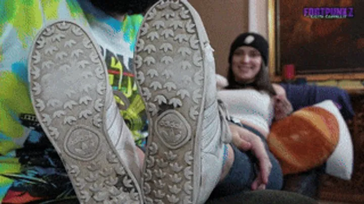 Footpunkz - Surprise Tickling &amp; Foot Worship Trade with Nerdy Babe Lilith
