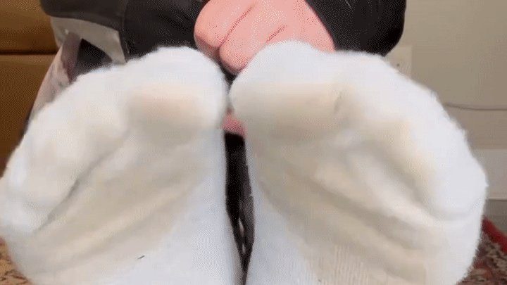 Goddess Alya Reign - Muddy Sock JOI - You missed out on Goddess Alya frolicking in mud puddles naked but she's got something to make up for it, a sexy JOI to her muddy socks dirty socks sock smelling JOI cum countdown