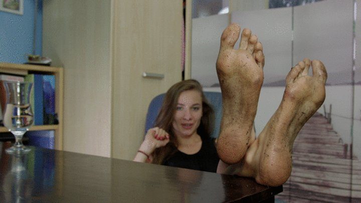 Top Quality - Larisa - Lick Dirty Feet On Desk - Polish Language - Full - 4096x2304 - 4K