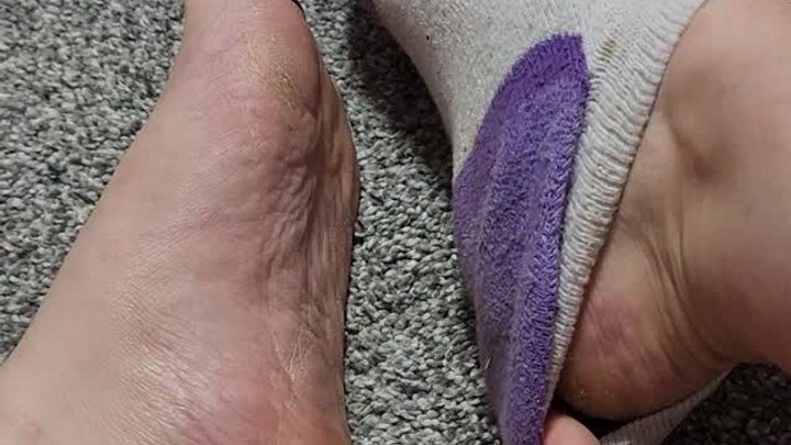 Nicole Nasty Feet - Sweaty, smelly socks removed - stinky feet!!