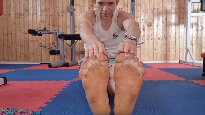 Ladsfeet And Tickling - Barefoot Gym Training Leg Day 5th Jan