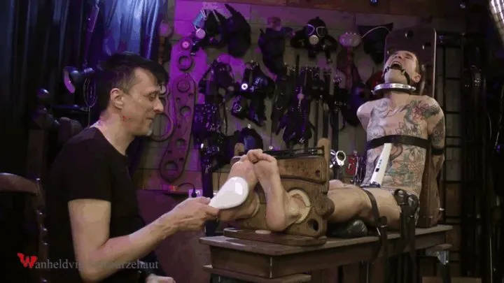 Wanheldvig Schwarzehaut - NICKY GLOBAL CHALLENGE CUM or TICKLING multicam (HD mp4) 720p