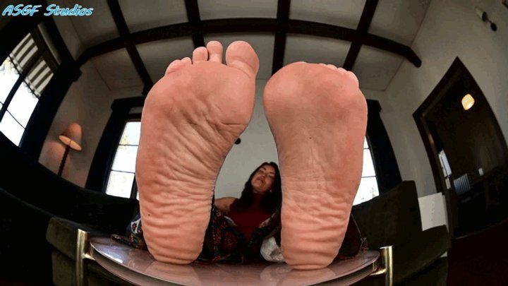Amateur Soles Giantess And Footjobs - Megan Jones big dirty feet - MOV