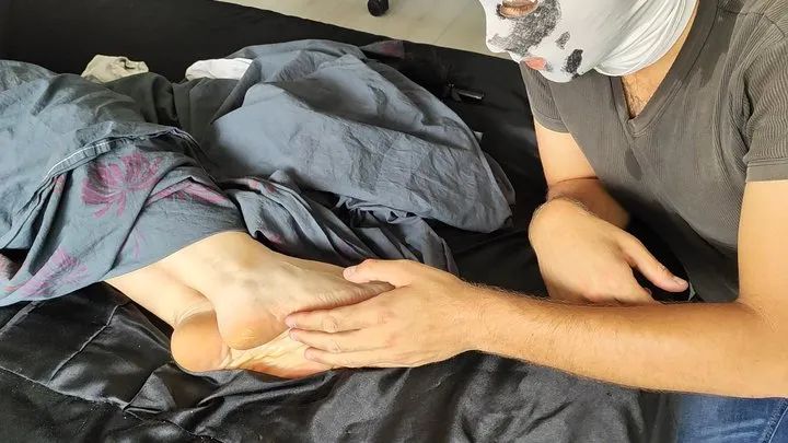 Kikkololatickling - LOLA SLEEP AND TICKLE