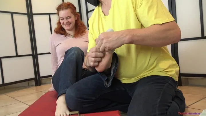 Ticklishintentions - Niniane - Interview and Tickle-Test (FHD)