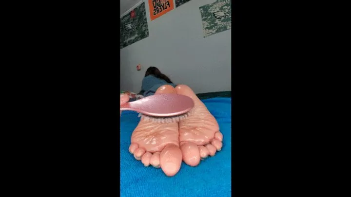 Misbehaved-xoxo - Ankles tied and my oily soles being tickled with a brush