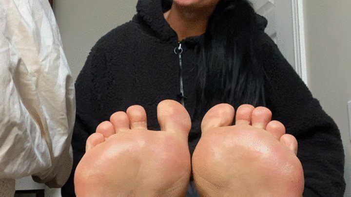 Lexa Muscles - Feet: You Would Suck Cock fot my Feet Trash Talk - Bisexual Encouragement