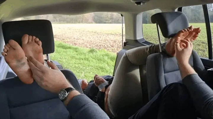Romy Fetish - Taxi driver traps 2 innocent girls to tickle them into his car