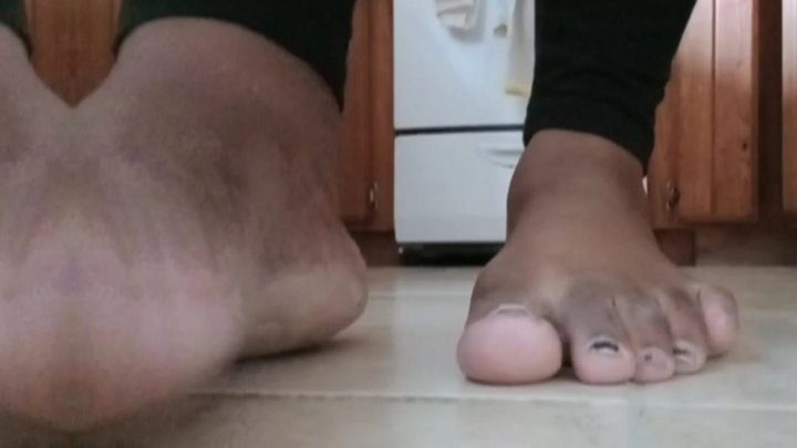 Sweet Sally's Sexy Soles - Tiny Watcher, Giant Soles