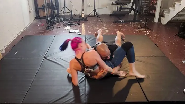 Goddessbbgrl - TNT - Real Competitive Wrestling - Round 1 720p