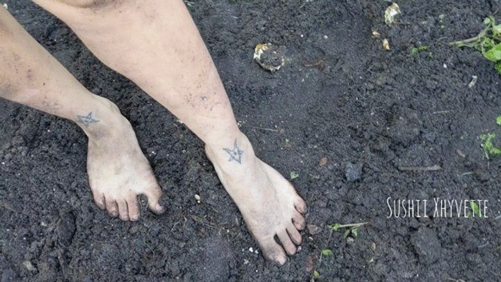 Sushii Xhyvette's Roles - Dirty Feet, look at these!