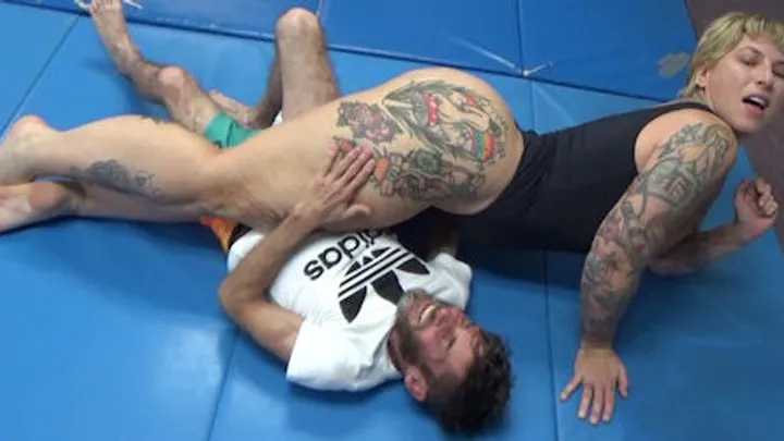 Grappling Girls In Action - GGCurvy159
