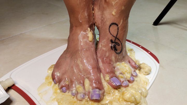 Dannagarciafeet - Foot Trashing