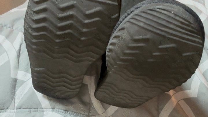 Goddess Alya Reign - Punishing The Naughty Sub With Disgusting Feet - Goddess Alya is angry at you for being so disrespectful that she's decided to use her extra filthy and smelly feet to punish you in this humiliatingly cruel clip