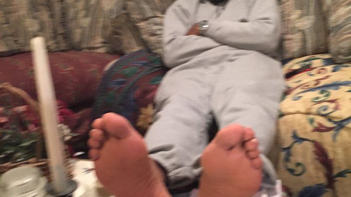 Malefootflava 23339 Clip Store - Malefootflava Present Kevan does some male footmodeling teases - Upclose Sole Tease - Part 2