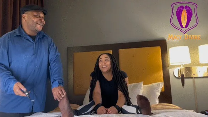 The Fetish House Of Macy Divine - Macy Meets Midnyte