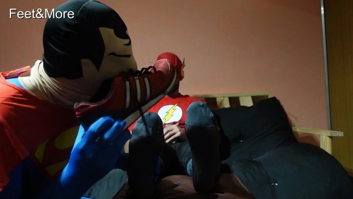 Fer All For Pleasure - Chapter 1 sniffing Superman and Flash