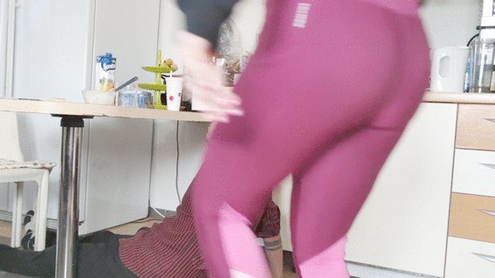 Miss G Empire - Under my sweaty leggings